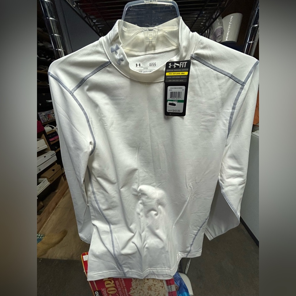 LARGE UNDER ARMOR LONG SLEEVE